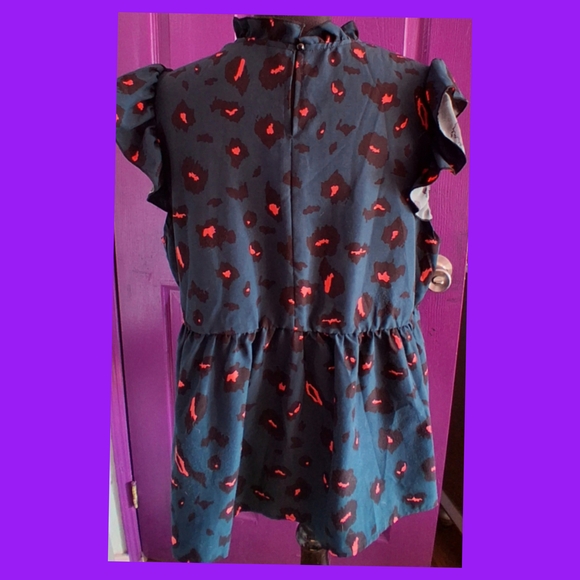 Women's Animal Print Top - Picture 2 of 3